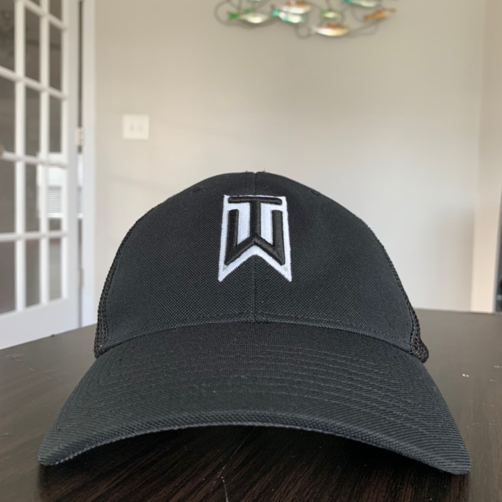 Black tiger woods cap